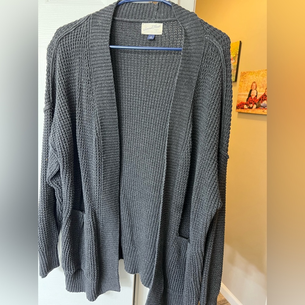 Universal thread, cardigan sweater